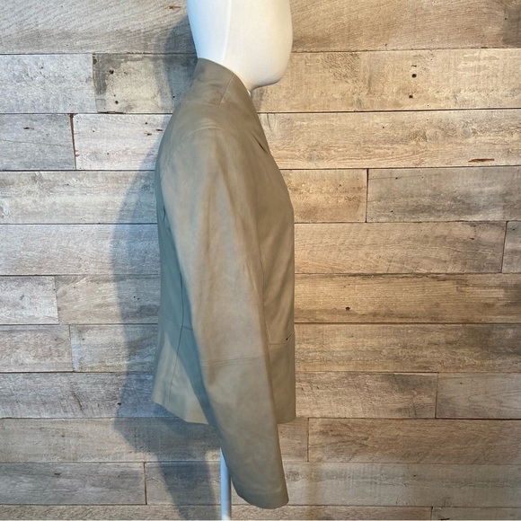 Vince. Women’s beige asymmetrical zip up leather moto jacket in size small - Picture 5 of 13